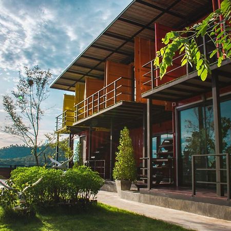 Inbox Living Rimkhong Hotel Чанг Кан Екстериор снимка